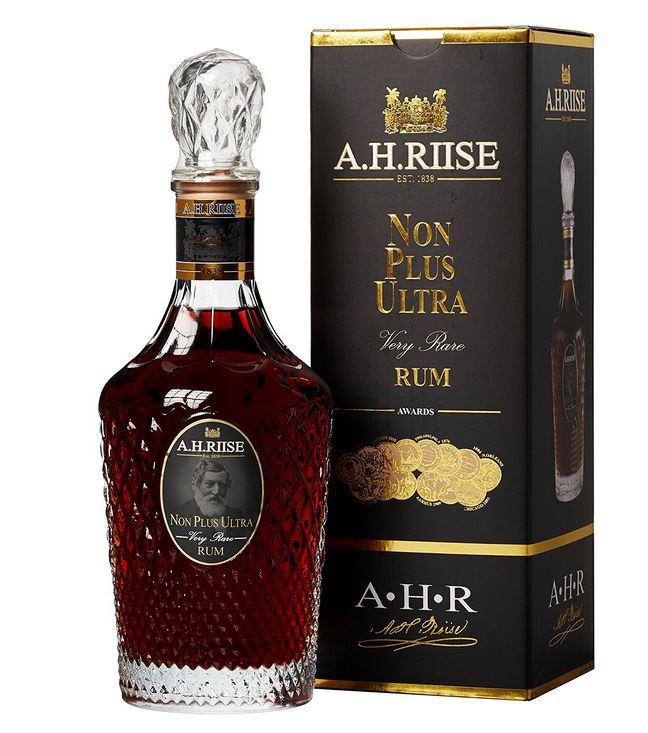 A.H. Riise Non Plus Ultra + Gb 70cl 42° 92,50€