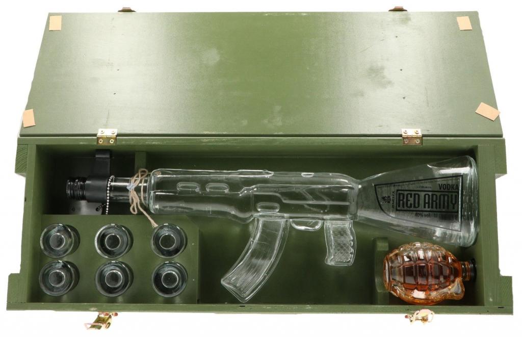 Red Army Kalashnikov In Box 120cl 40° 139,00€